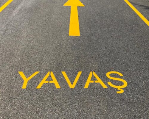 fabrika yol Çizgileri - Fabrika Yavas Yazisi 500x400 - Galeri