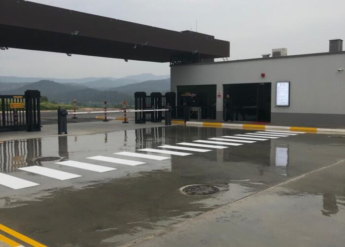 - Bordur Tasi Boyama fabrika yol cizgileri yol cizgileri trafik yol cizgileri erb fabrika yol cizgisi 10 700x500 - Tüm Hizmetler