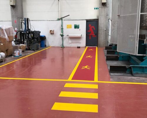 fabrika yol Çizgileri - erbfabrikayolcizgisi forklift yolu cizgileri yaya yolu cizgisi yaya gecidi cizgisi acil cikis yolu cizgileri stok alani cizgileri yaya giremez cizgileri palet stok alani cizgileri depo 5 500x400 - Galeri