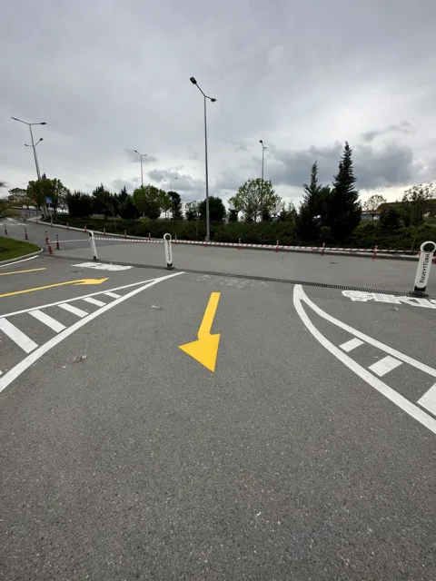 Tek Komponentli Yol Çizgi Boyası Uygulaması ve Ekonomik Zemin Çözümleri ERB Trafik