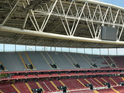 Stadyum koltuk boyama uygulamaları ERB Trafik 2026 profesyonel tribün yenileme ve UV korumalı boyama çalışması
