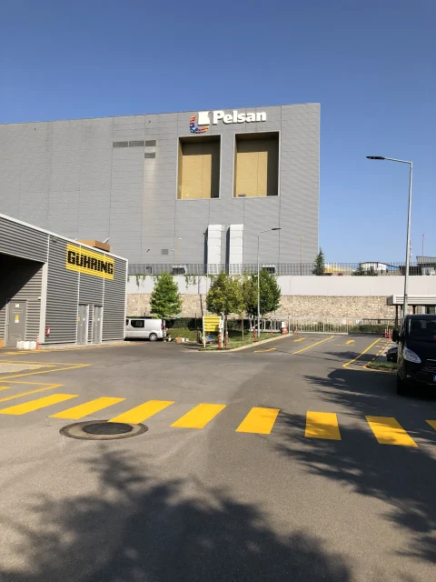 Profesyonel Fabrika ve Dış Saha Çizgisi Uygulamaları